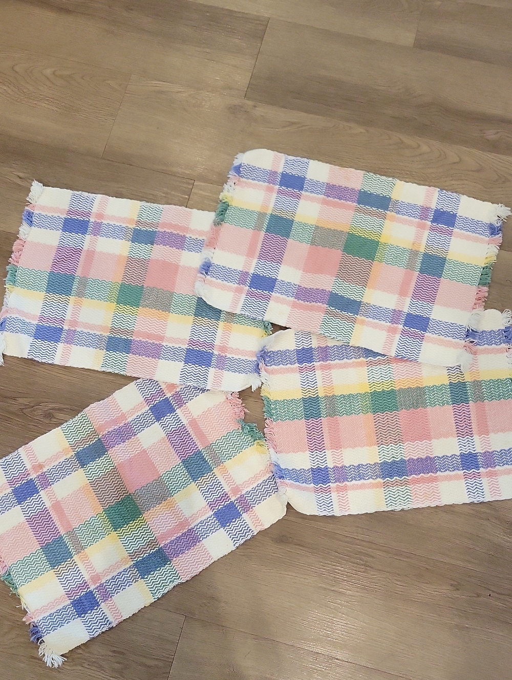 Pier 1 Spring Place Setting Set Of 4